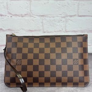Louis Vuitton Damier Ebene Neverfull Pochette Wristlet Bag